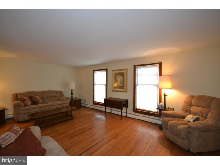 42 Sandown Road Audubon, PA 19403 - Photo 5 of 20 Gallery Image 5