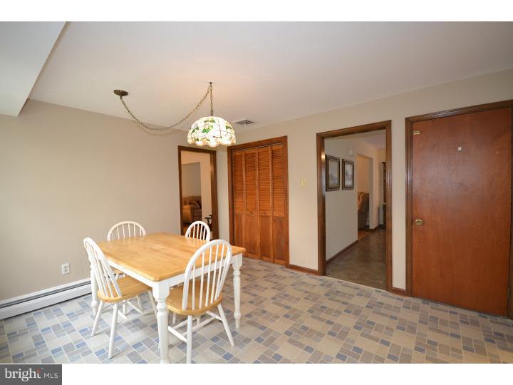 42 Sandown Road Audubon, PA 19403 - Photo 8 of 20 Gallery Image 8