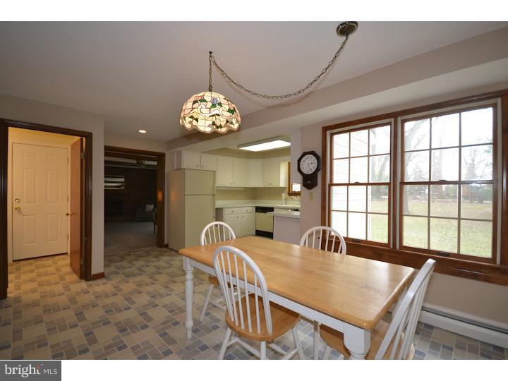 42 Sandown Road Audubon, PA 19403 - Photo 9 of 20 Gallery Image 9