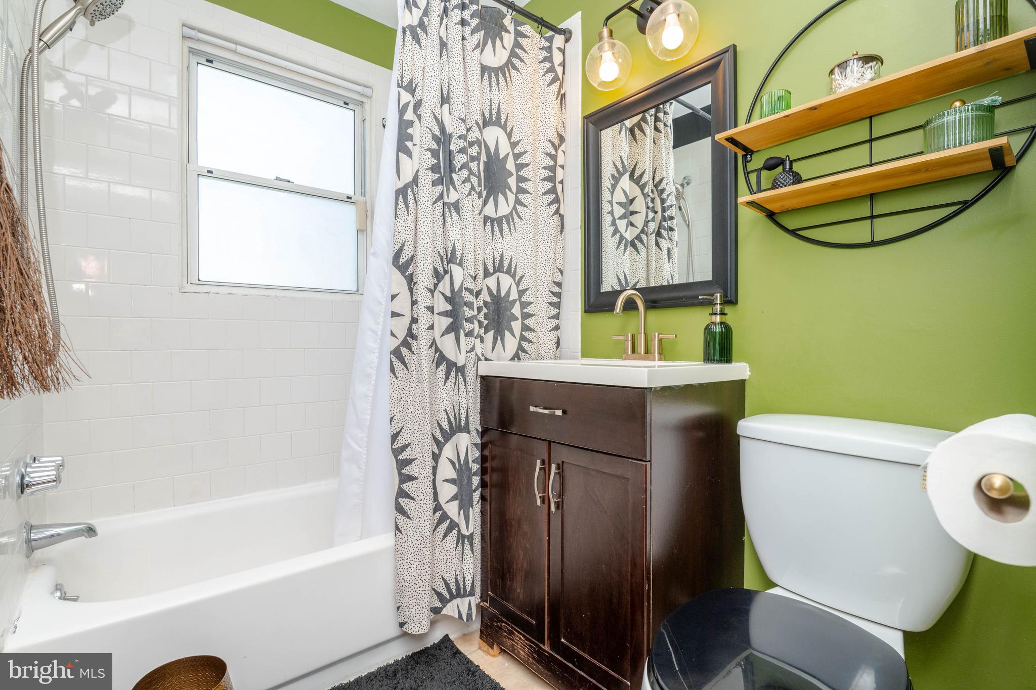608 Cresswell Road Baltimore, MD 21225 - Photo 26 of 53 First Floor Full Bath