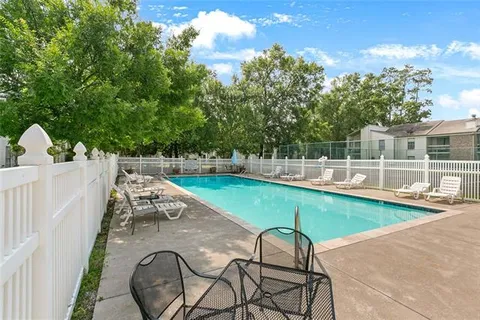 $129,900 | 1512 Parkview Boulevard, Unit 1512, Mandeville, LA 70471