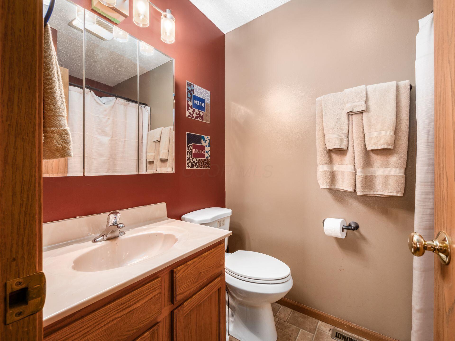 5041 Cook Road Ashville, OH 43103 - Photo 20 of 43 Primary Bathroom