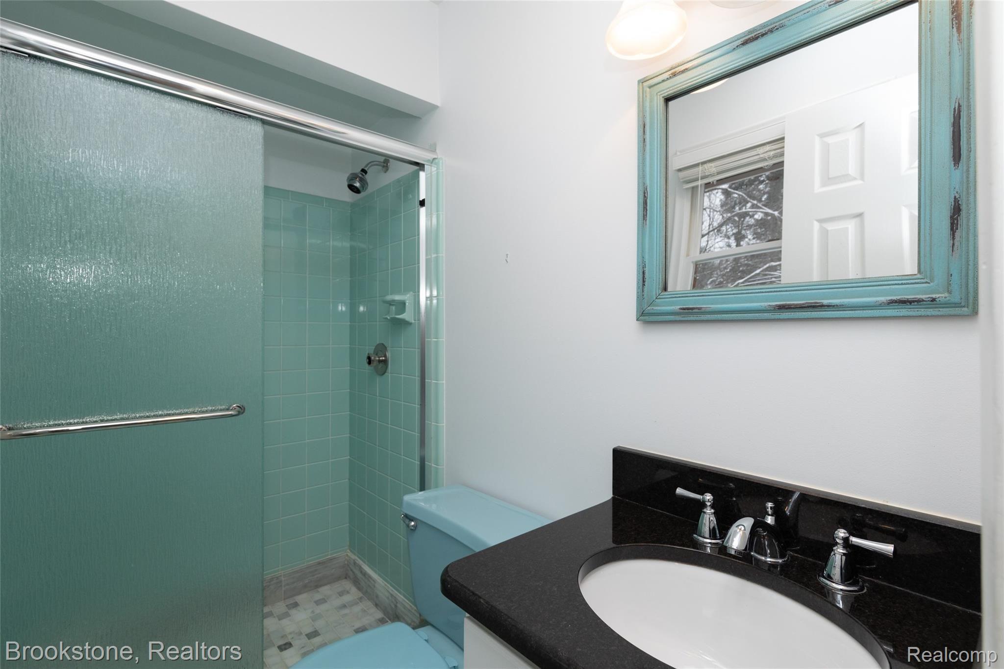 2751 Hillendale Drive Rochester, MI 48309 - Photo 26 of 33 Your privacy equals bliss