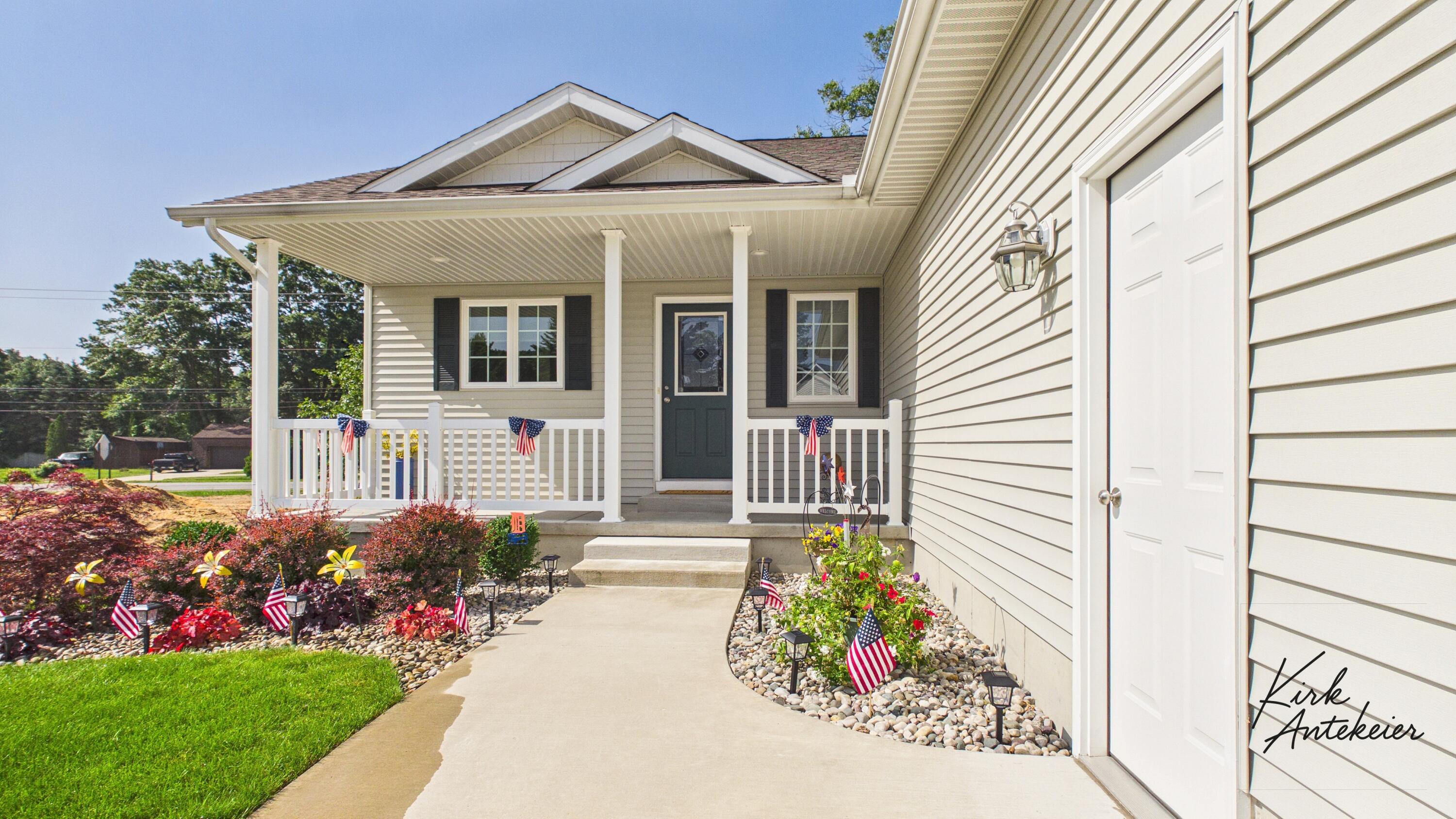1421 East Addison Way Muskegon, MI 49445 - Photo 3 of 42 CAM04872G0-PR0065-STILL003