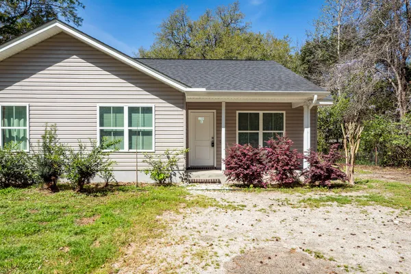 $1,700 | 211 White Street, Unit B, Moncks Corner, SC 29461