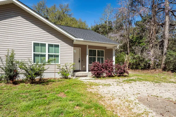 $1,700 | 211 White Street, Unit B, Moncks Corner, SC 29461