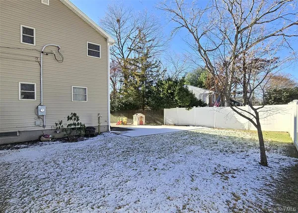 $4,500 | 100 Lake Promenade, Ronkonkoma, NY 11779