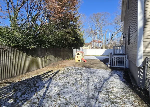 $4,500 | 100 Lake Promenade, Ronkonkoma, NY 11779
