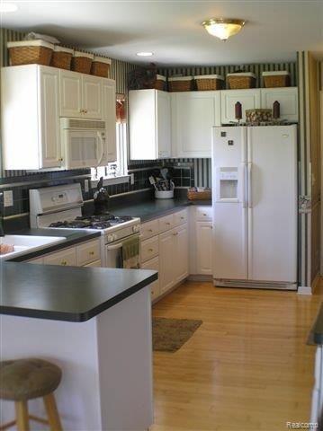 1066 Ruby Avenue Rochester, MI 48309 - Photo 7 of 24 Bright Open Kitchen