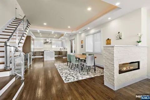 $2,100,000 | 504 Undercliff Avenue, Edgewater, NJ 07020