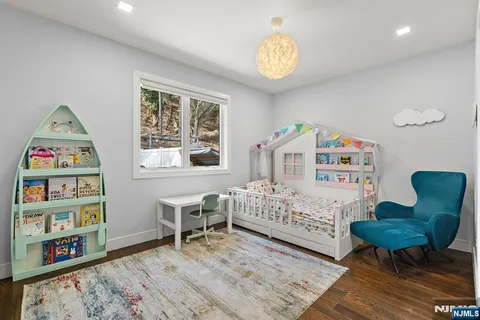 $2,100,000 | 504 Undercliff Avenue, Edgewater, NJ 07020