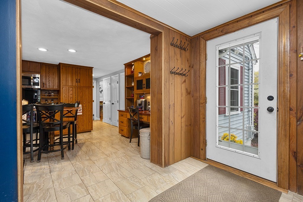 13 Meadowview Road Foxboro, MA 02035 - Photo 10 of 42 Gallery Image 10