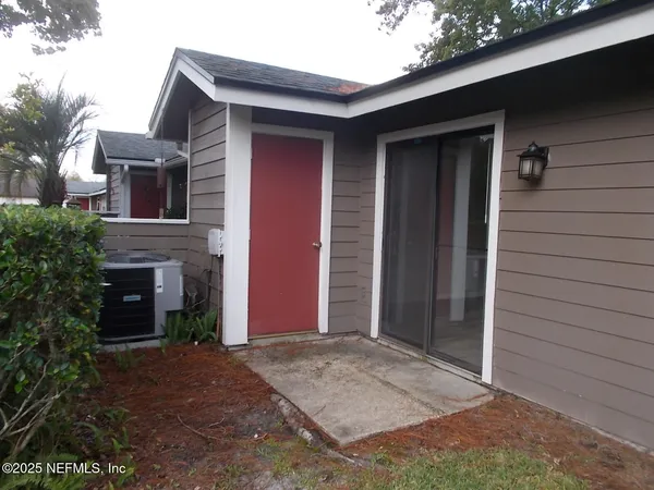 $1,150 | 8437 Long Meadow Circle North, Jacksonville, FL 32244