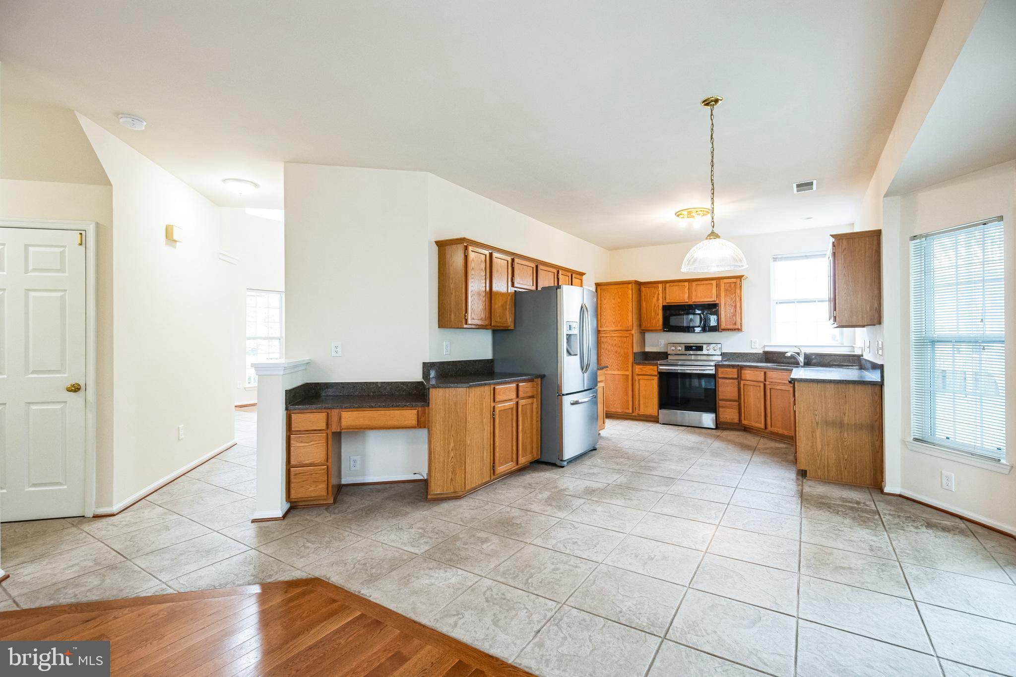 1557 Chapman Road Crofton, MD 21114 - Photo 10 of 39 Built in desk area.
