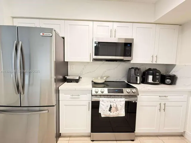 $2,200 | 15221 Southwest 80th Street, Unit 304, Miami, FL 33193