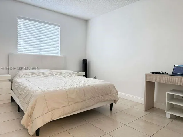 $2,200 | 15221 Southwest 80th Street, Unit 304, Miami, FL 33193