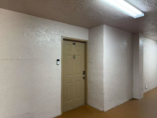 $2,200 | 15221 Southwest 80th Street, Unit 304, Miami, FL 33193