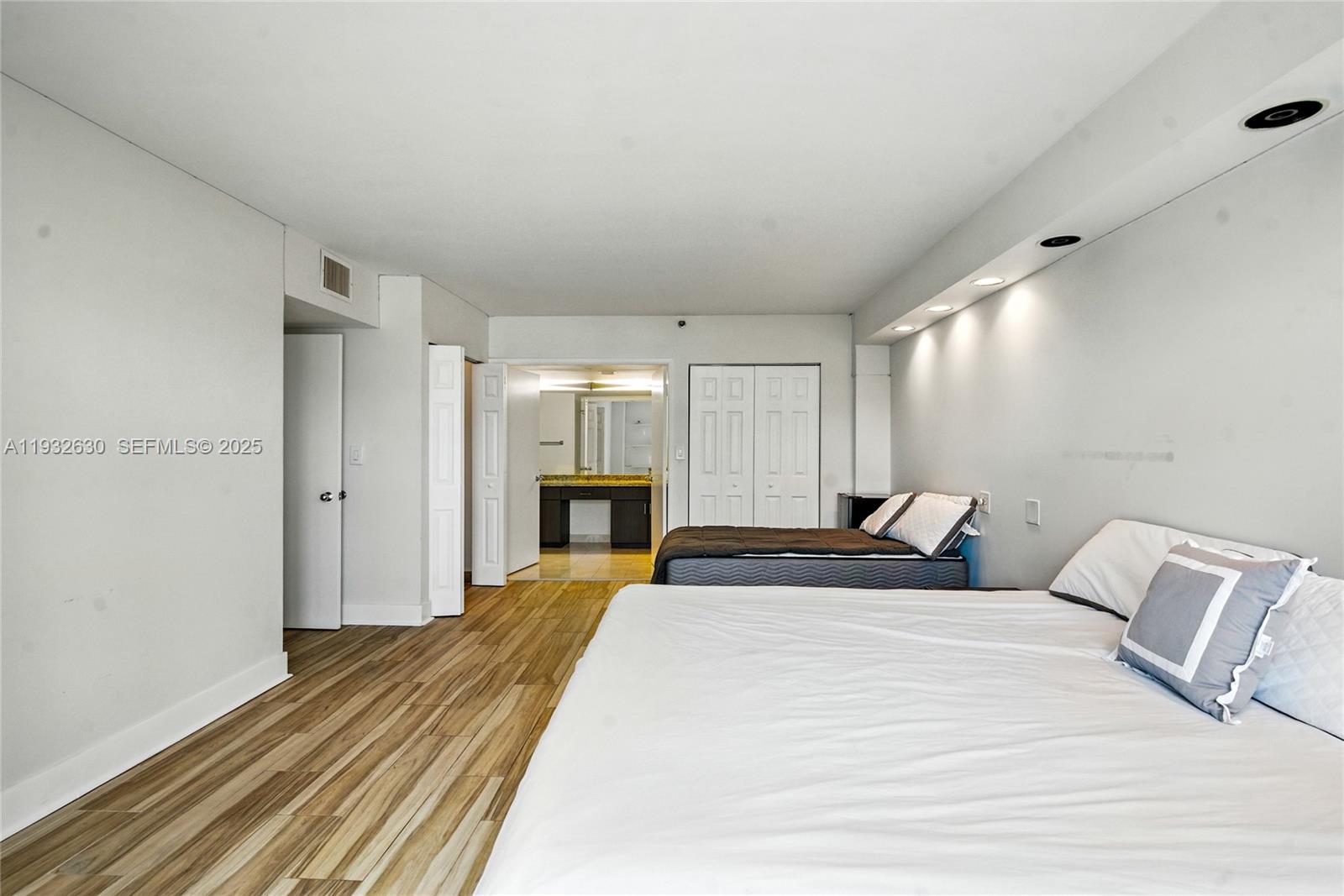 3600 Mystic Pointe Drive, Unit 305 Aventura, FL 33180 - Photo 12 of 37