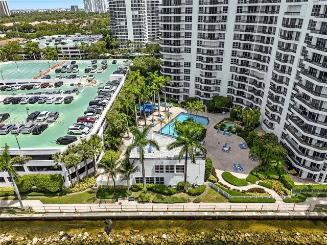 $600,000 | 3600 Mystic Pointe Drive, Unit 305, Aventura, FL 33180