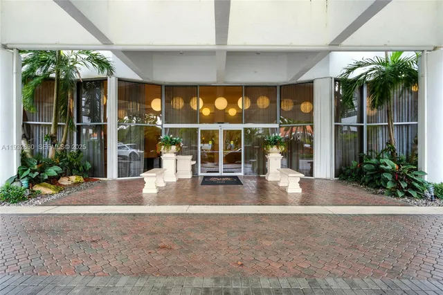 $600,000 | 3600 Mystic Pointe Drive, Unit 305, Aventura, FL 33180