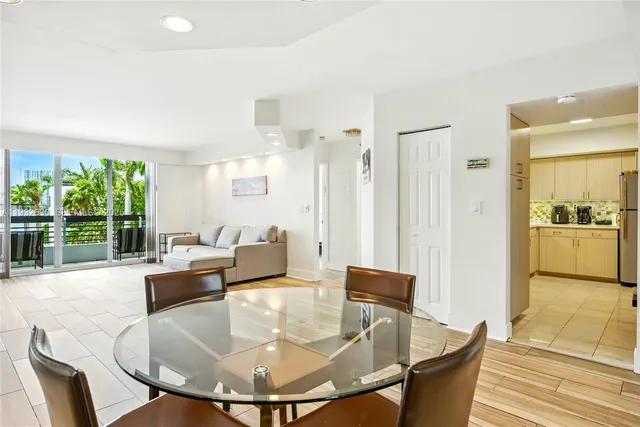 $600,000 | 3600 Mystic Pointe Drive, Unit 305, Aventura, FL 33180