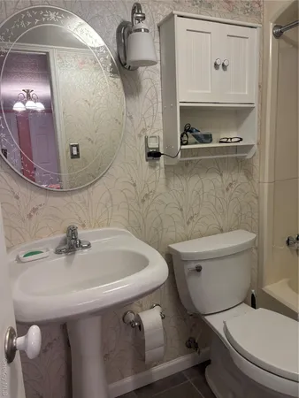 $199,999 | 525-207 Riverleigh Avenue, Unit 207, Riverhead, NY 11901