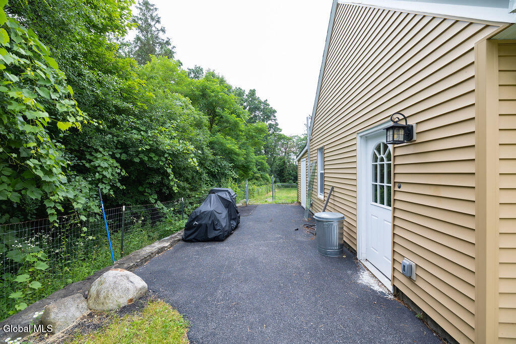 859 Putnam Road Rotterdam, NY 12306 - Photo 18 of 90 0S4A6868