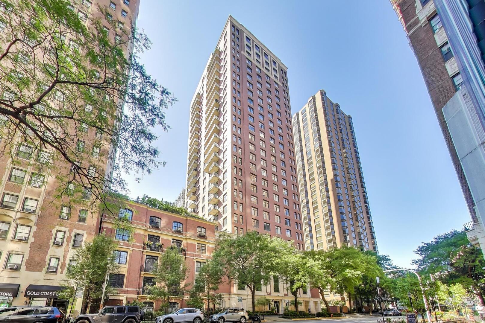 a view of a multi story building