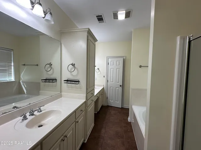 $1,800 | 8952 Westlake Avenue, Baton Rouge, LA 70810