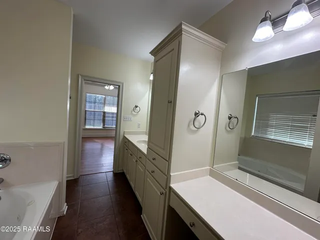 $1,800 | 8952 Westlake Avenue, Baton Rouge, LA 70810