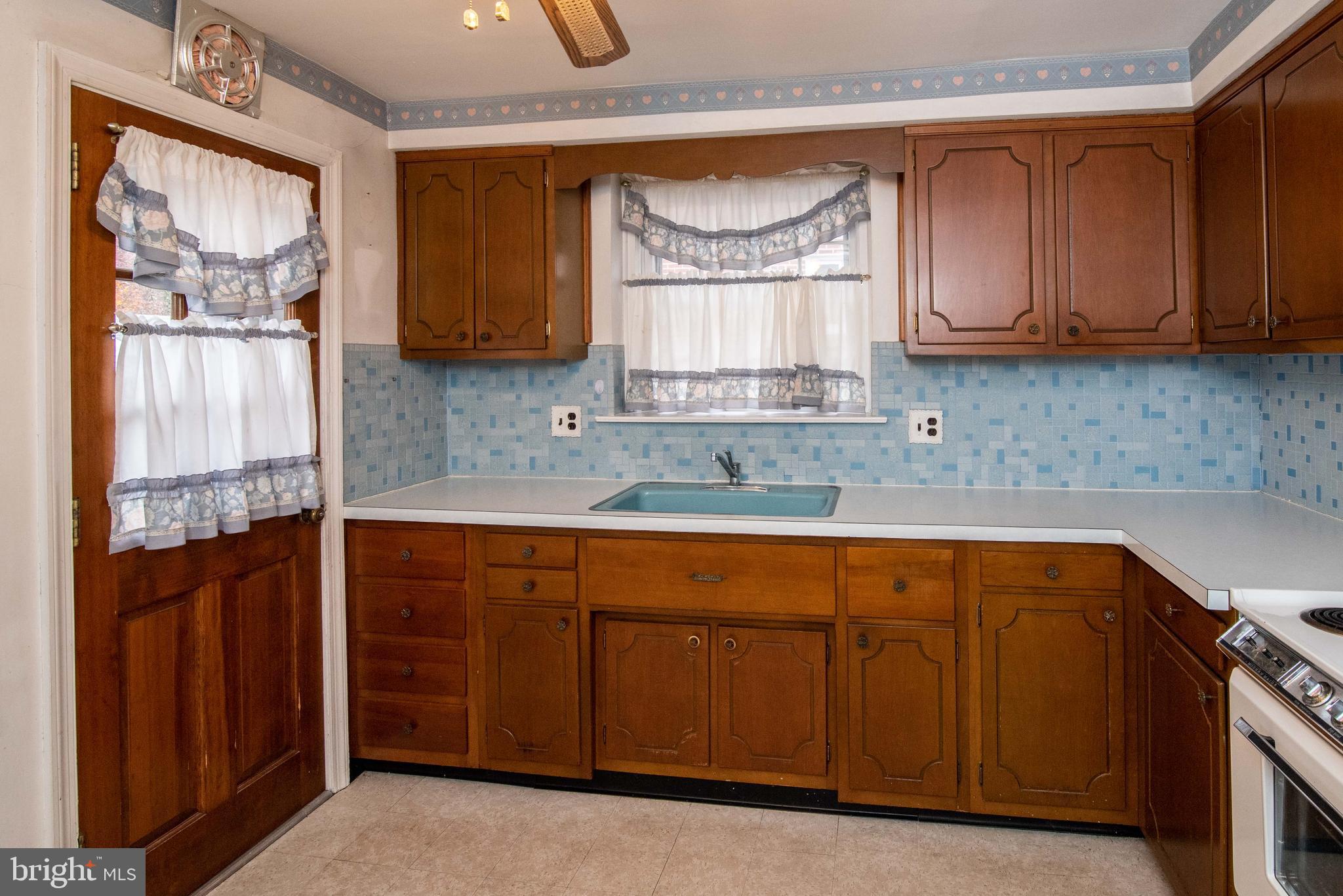 6 North Alford Road Springfield, PA 19064 - Photo 13 of 32 Kitchen