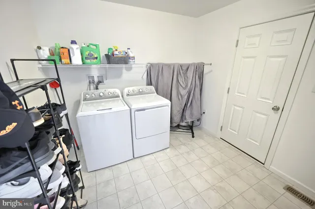 $399,900 | 1705 Fountain Rock Drive, Dover, PA 17315