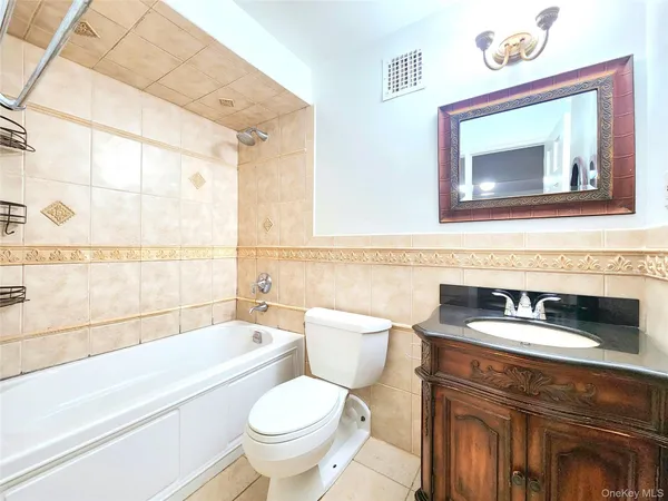 $2,600 | 140-18 33rd Avenue, Unit 104 | Flushing