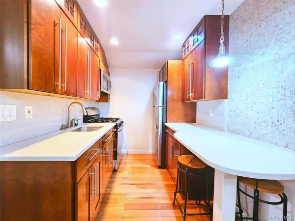 $2,600 | 140-18 33rd Avenue, Unit 104 | Flushing