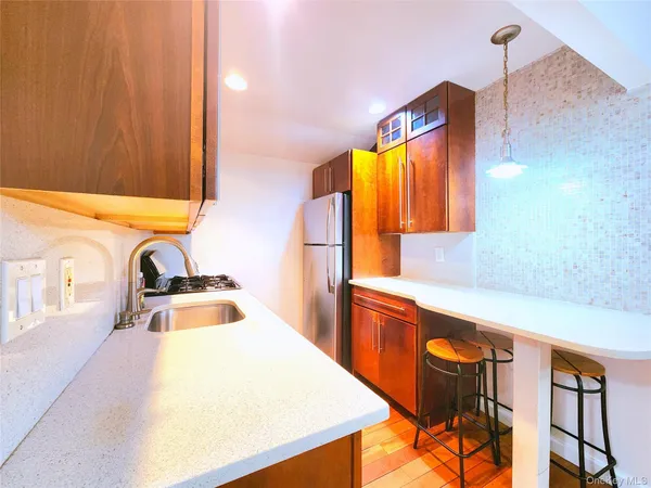 $2,600 | 140-18 33rd Avenue, Unit 104 | Flushing