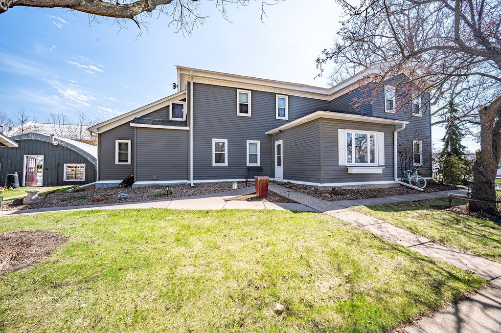 438 West Kinne Street Ellsworth, WI 54011 - Photo 4 of 30