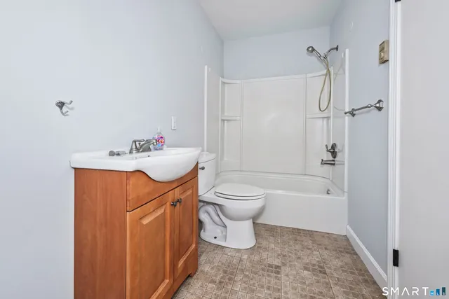 $239,900 | 925 Oronoke Road, Unit 11D, Waterbury, CT 06708