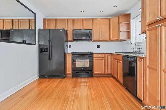 $239,900 | 925 Oronoke Road, Unit 11D, Waterbury, CT 06708