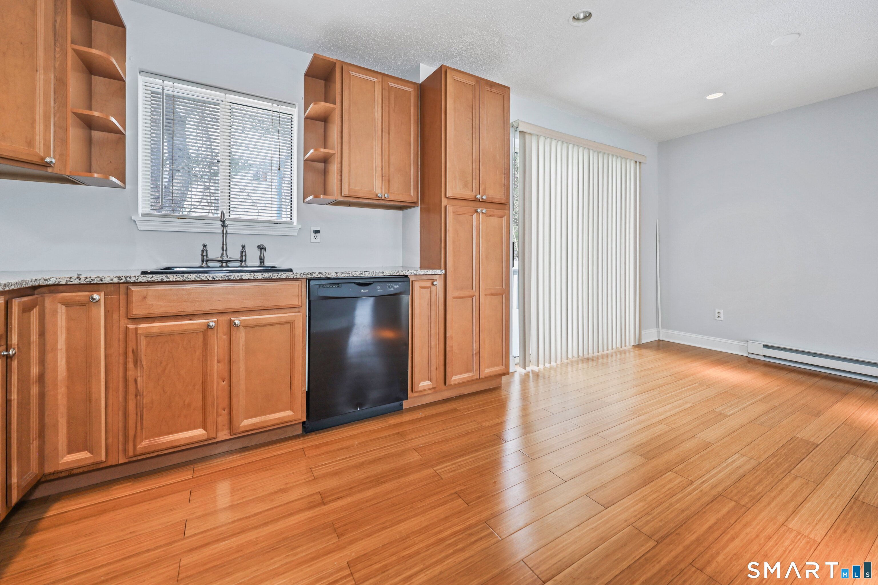 925 Oronoke Road, Unit 11D Waterbury, CT 06708 - Photo 7 of 21