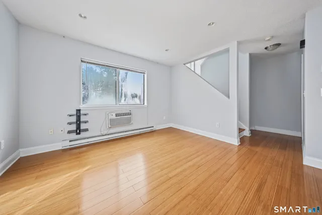 $239,900 | 925 Oronoke Road, Unit 11D, Waterbury, CT 06708