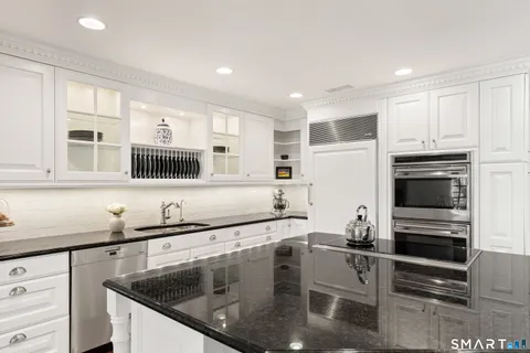 $2,495,000 | 3050 Bronson Road, Fairfield, CT 06824