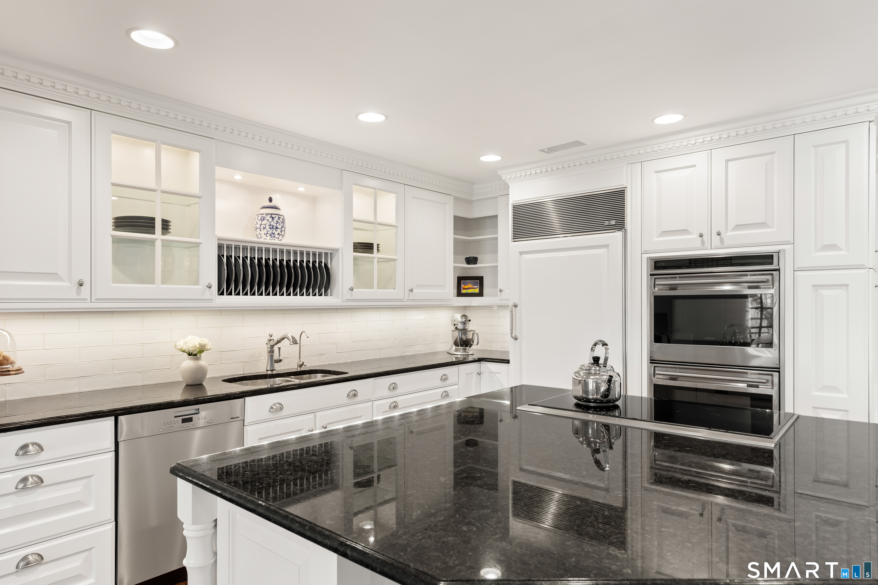 3050 Bronson Road Fairfield, CT 06824 - Photo 12 of 39