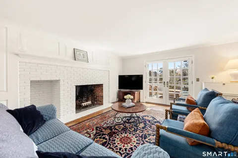 $2,495,000 | 3050 Bronson Road, Fairfield, CT 06824