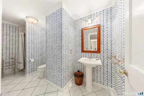 $2,495,000 | 3050 Bronson Road, Fairfield, CT 06824