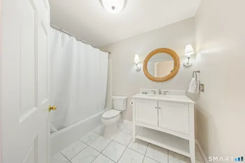 $2,495,000 | 3050 Bronson Road, Fairfield, CT 06824