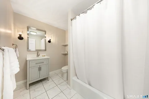 $2,495,000 | 3050 Bronson Road, Fairfield, CT 06824