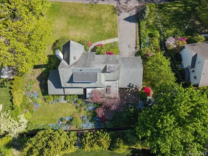 $1,199,000 | 21 Country Club Lane, Pelham, NY 10803