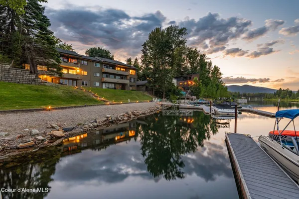 $575,000 | 720 North 3rd Avenue, Unit 5, Sandpoint, ID 83864