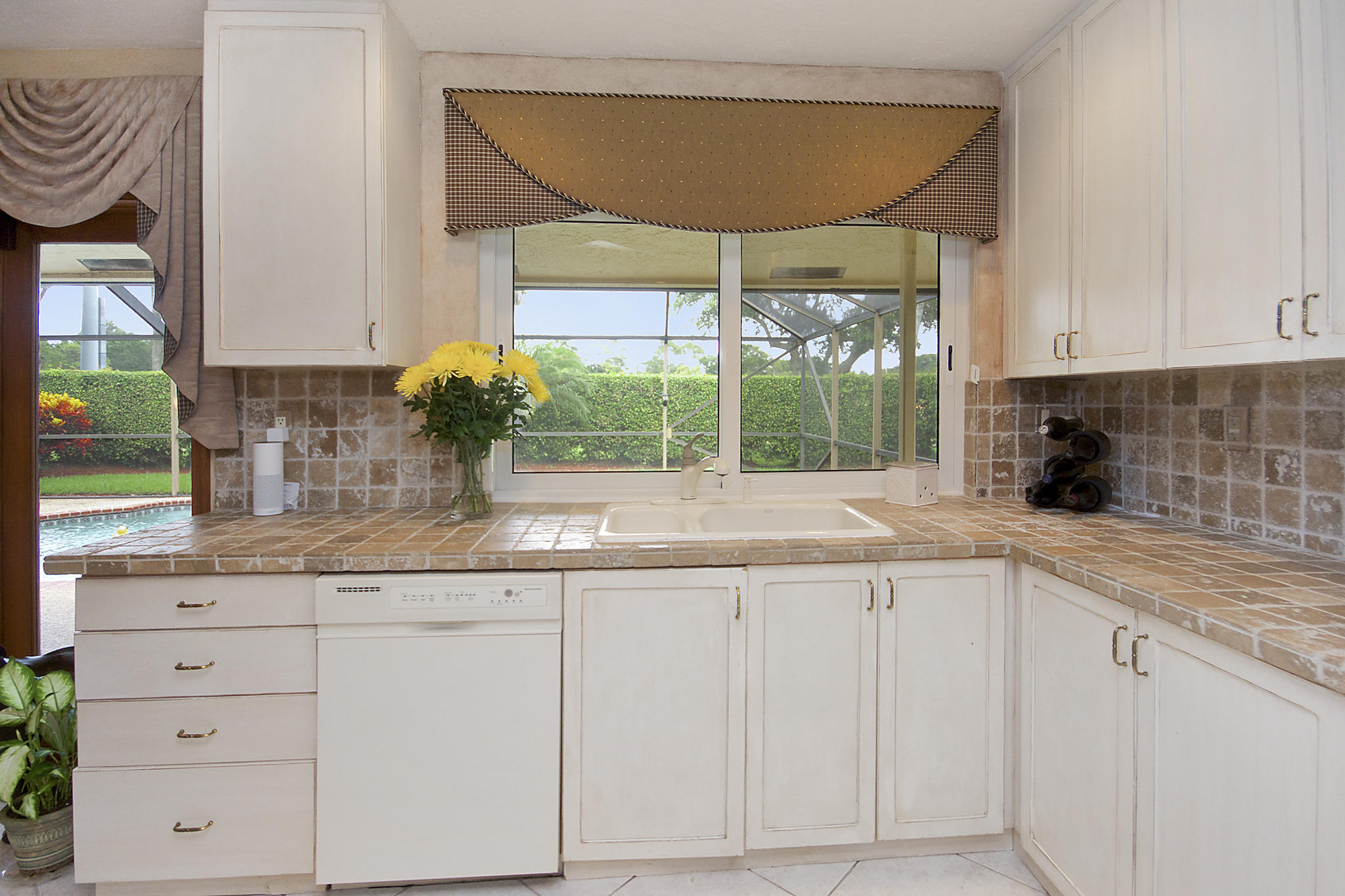 2644 Northwest 27th Avenue Boca Raton, FL 33434 - Photo 10 of 26 Kitchen