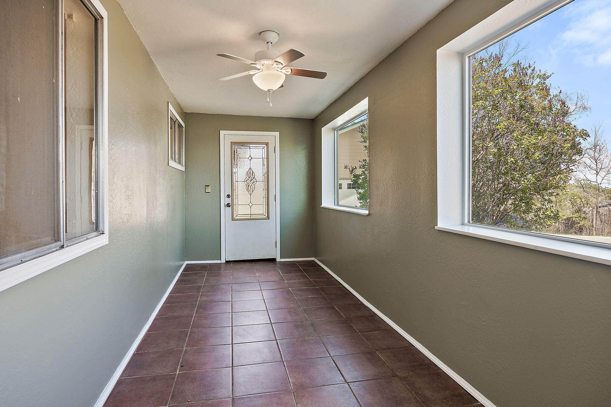 4336 Independence School Road Medford, OR 97501 - Photo 13 of 57 11